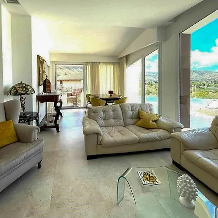 Mediterranean With Panoramic Infinity Pool Ferienhaus Castellammare del Golfo